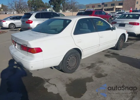2000 Toyota Camry Le z USA, uszkodzony, nr VIN JT2BG22K4Y0530863